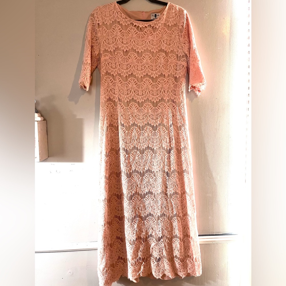 Dainty Jewell’s lace dress